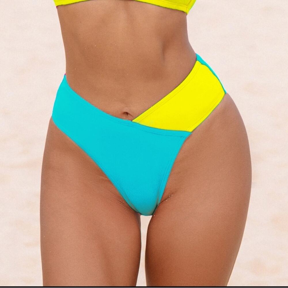 Woman Cupshe Teal and Yellow V Waist Bottom Size Medium